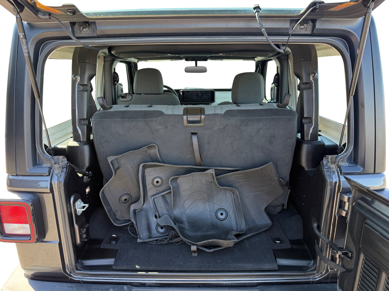 Used 2024 Jeep Wrangler Sport AWD/4WD image 17