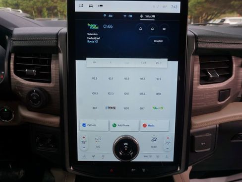 Used 2023 Ford Expedition Limited AWD/4WD image 11