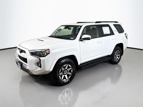 Certified 2024 Toyota 4Runner TRD Off-Road Premium AWD/4WD image 3