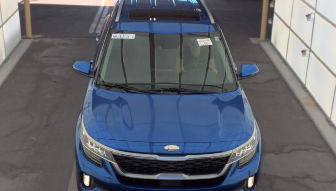 Used 2021 Kia Seltos SX w/ SX Sunroof Package AWD/4WD image 2