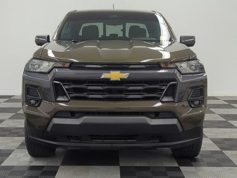 Used 2024 Chevrolet Colorado LT w/ LT Convenience Package AWD/4WD image 2