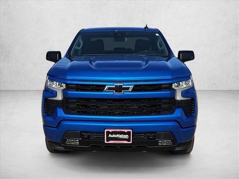 Used 2023 Chevrolet Silverado 1500 RST AWD/4WD image 2