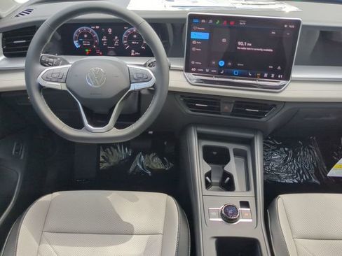 New 2026 Volkswagen Tiguan SE FWD image 14