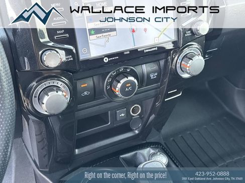Used 2024 Toyota 4Runner TRD Off-Road Premium AWD/4WD image 26