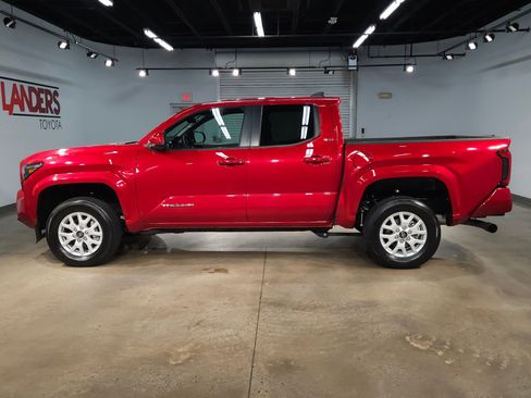 Certified 2025 Toyota Tacoma SR5 AWD/4WD image 4