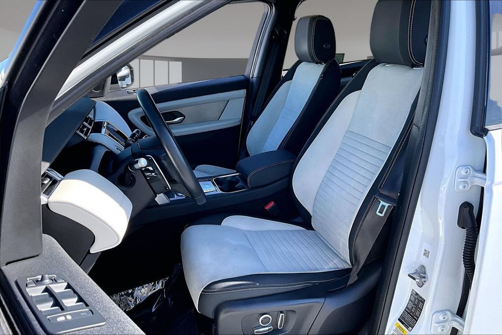 Certified 2022 Land Rover Discovery Sport SE R-Dynamic AWD/4WD image 19
