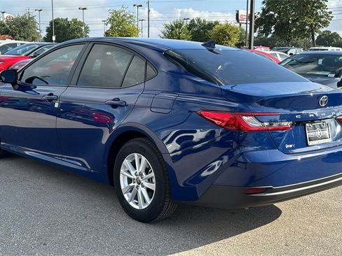 New 2025 Toyota Camry Hybrid image 6
