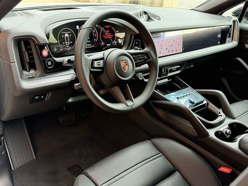 New 2026 Porsche Cayenne E-Hybrid Coupe AWD/4WD image 4
