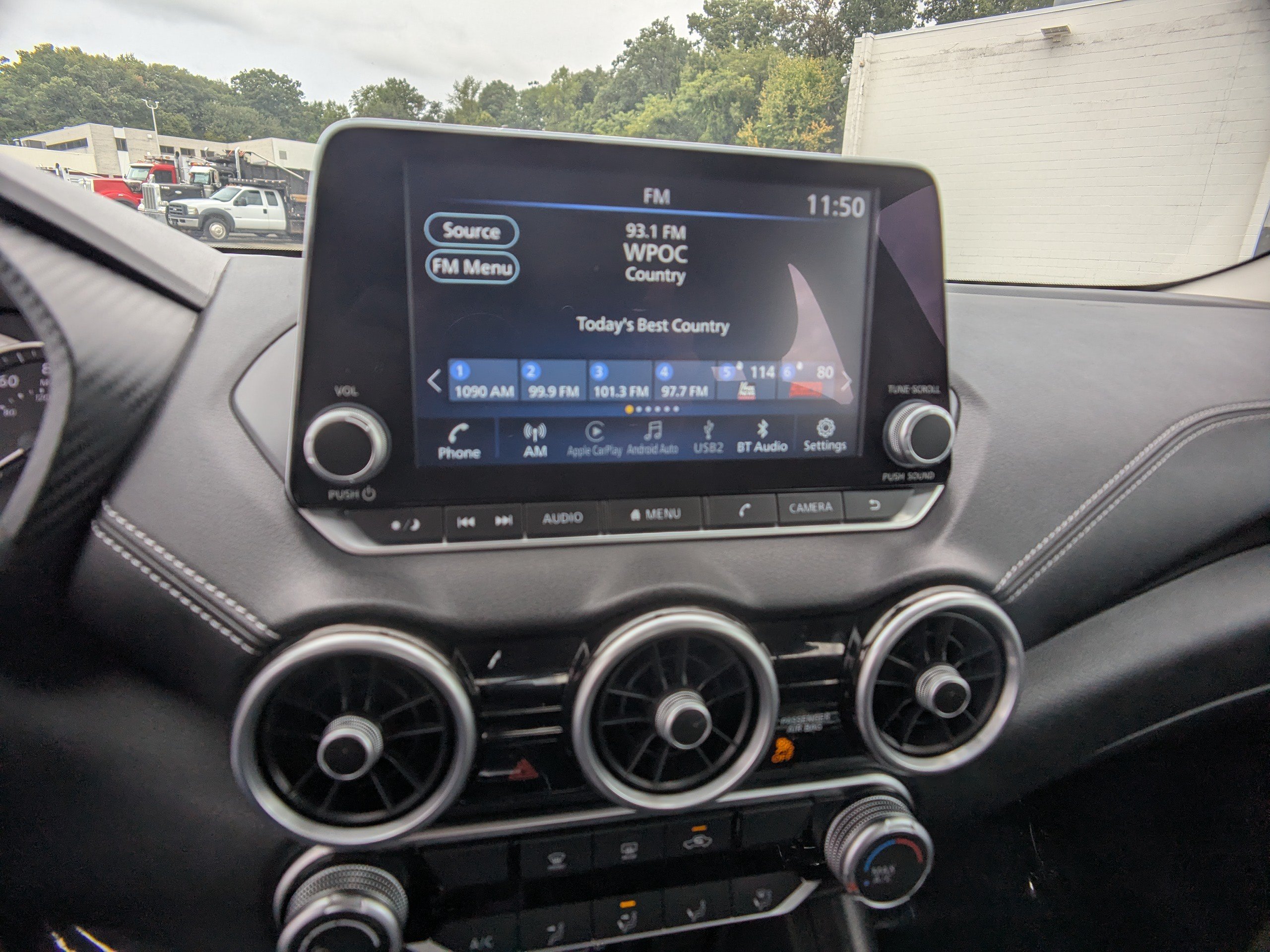 Used 2024 Nissan Sentra SV FWD image 19