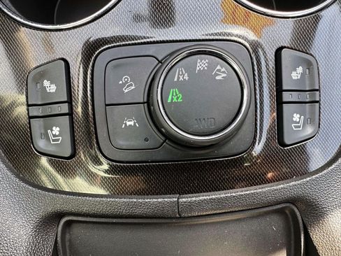 Used 2023 GMC Acadia AT4 w/ Technology Package AWD/4WD image 28