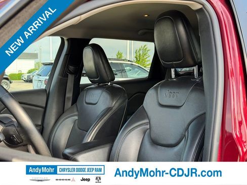 Used 2019 Jeep Cherokee Limited AWD/4WD image 14