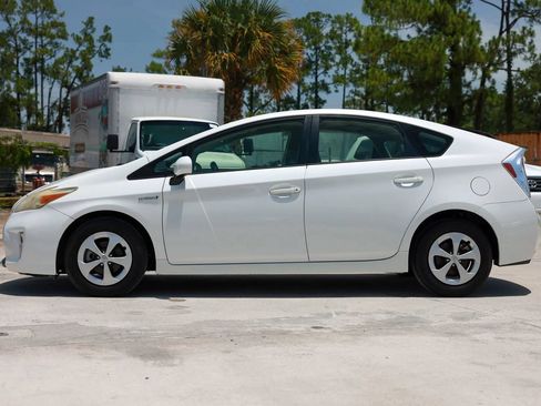 Used 2012 Toyota Prius Two FWD image 3