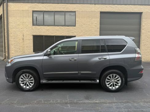 Used 2016 Lexus GX 460 w/ Premium Package AWD/4WD image 3