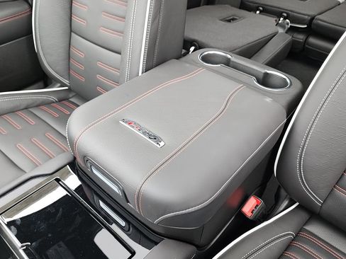 New 2026 GMC Yukon XL AT4 Ultimate AWD/4WD image 37