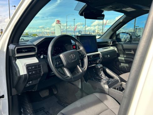 Certified 2024 Toyota Tacoma TRD Off-Road AWD/4WD image 11