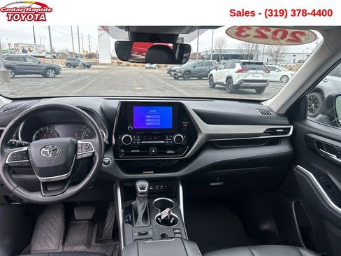 Certified 2023 Toyota Highlander XLE image 12