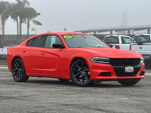 Used 2022 Dodge Charger SXT w/ Blacktop Package image 2