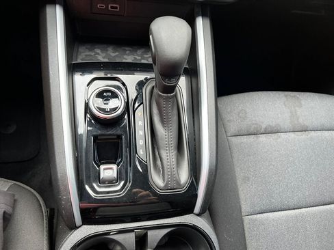 Used 2024 Chevrolet Colorado Trail Boss w/ Technology Package AWD/4WD image 37