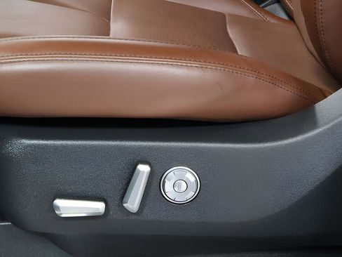 Used 2025 Lincoln Navigator Reserve AWD/4WD image 23