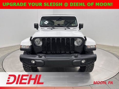 Certified 2021 Jeep Gladiator Willys image 2