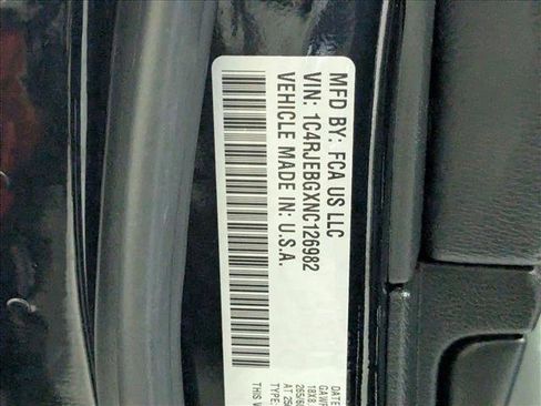 Used 2022 Jeep Grand Cherokee Limited image 15