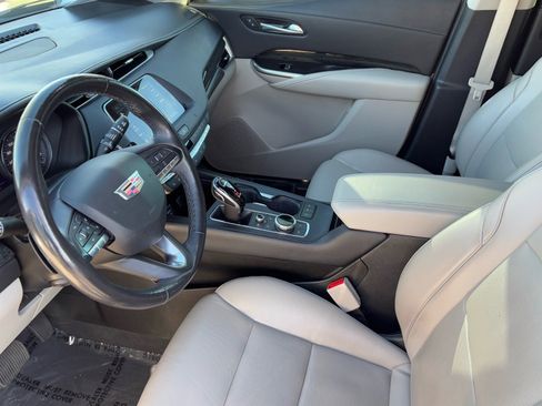 Used 2021 Cadillac XT4 Premium Luxury image 19