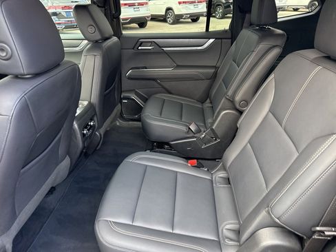 Used 2024 GMC Acadia Elevation image 18