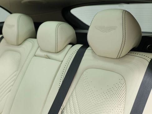 Used 2021 Aston Martin DBX AWD/4WD image 48