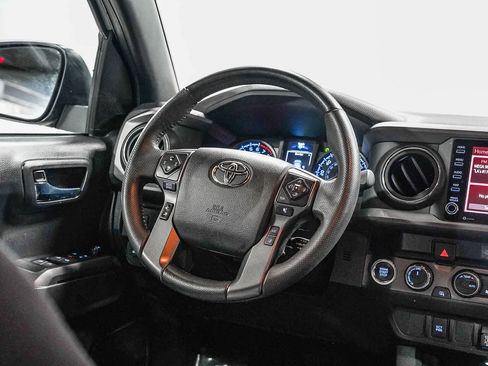 Certified 2023 Toyota Tacoma TRD Off-Road AWD/4WD image 15