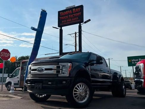 Used 2019 Ford F450 Limited w/ FX4 Off-Road Package AWD/4WD image 3