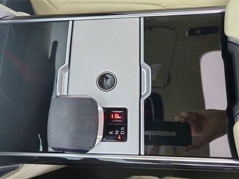 Used 2024 Land Rover Range Rover Long Wheelbase SE image 53