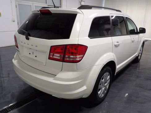 Used 2018 Dodge Journey SE image 4