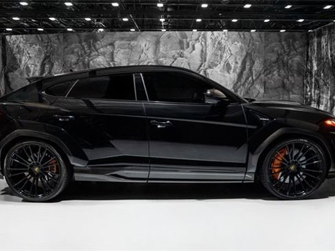 Used 2021 Lamborghini Urus image 24