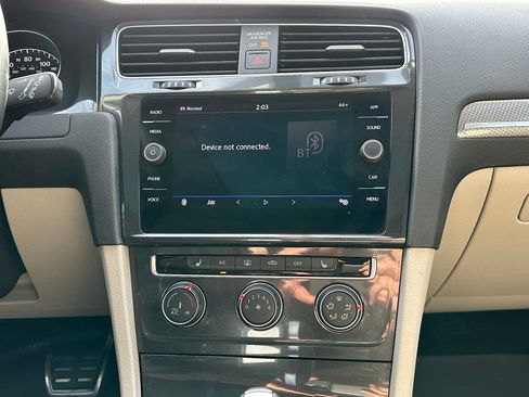 Used 2019 Volkswagen Golf Alltrack SE image 26