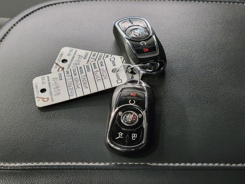 Used 2024 Buick Enclave Essence w/ Sport Touring Edition image 28