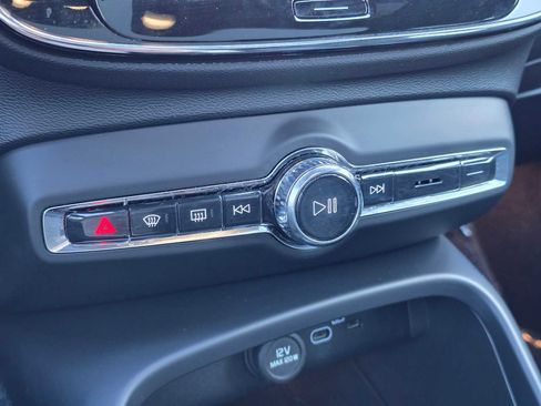 Certified 2023 Volvo C40 P8 Recharge Ultimate image 28