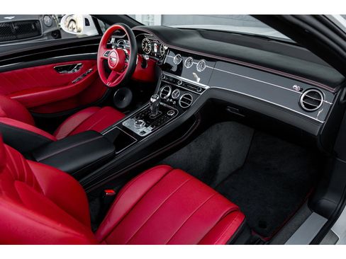 Used 2024 Bentley Continental GT V8 image 2