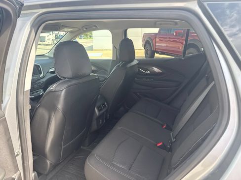 Used 2024 GMC Terrain SLE w/ Driver Convenience Package FWD image 10
