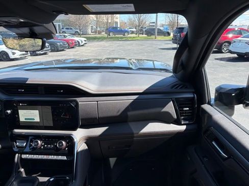 Used 2025 GMC Sierra 2500 AT4 w/ AT4 Premium Plus Package image 21