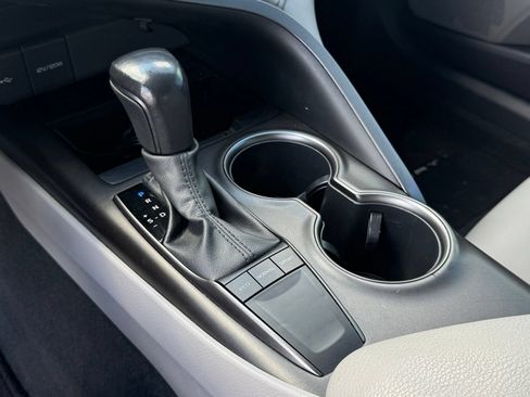 Used 2022 Toyota Camry SE w/ Convenience Package FWD image 15
