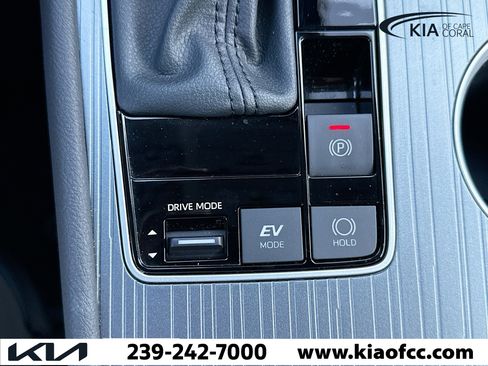 Used 2025 Toyota Sienna LE image 29