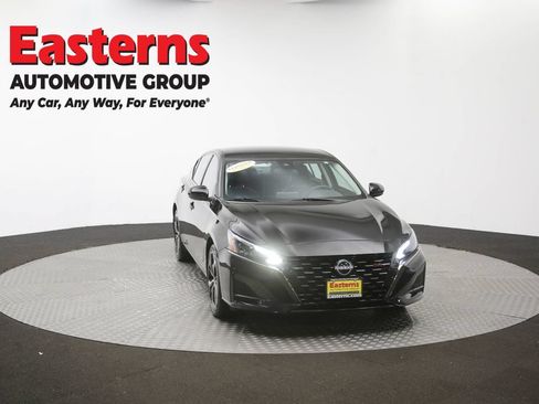 Used 2025 Nissan Altima 2.5 SR FWD image 47