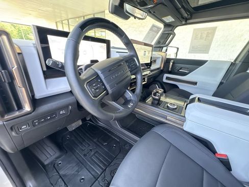 Certified 2025 GMC Hummer EV 3X AWD/4WD image 10