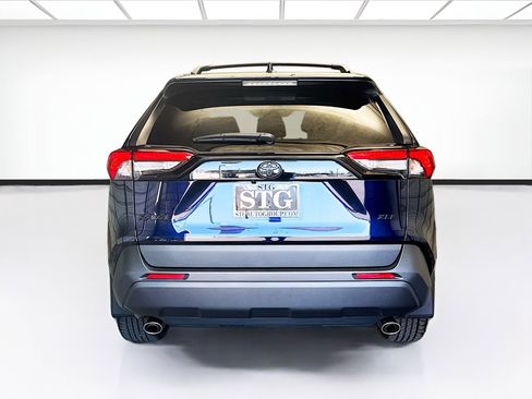 Used 2025 Toyota RAV4 XLE Premium FWD image 5