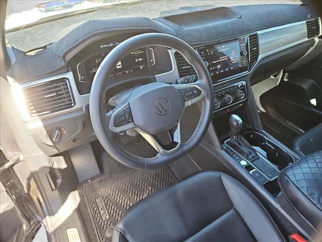 Used 2023 Volkswagen Atlas Cross Sport SE w/ Panoramic Sunroof Package FWD image 13