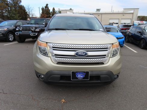 Used 2011 Ford Explorer XLT w/ 201A Rapid Spec Order Code image 2