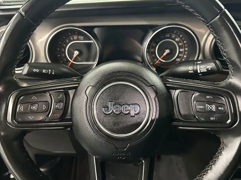 Used 2022 Jeep Gladiator Willys image 15