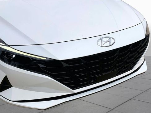 Used 2021 Hyundai Elantra SEL w/ Convenience Package FWD image 28