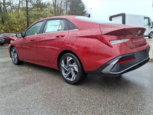 New 2026 Hyundai Elantra Limited image 4