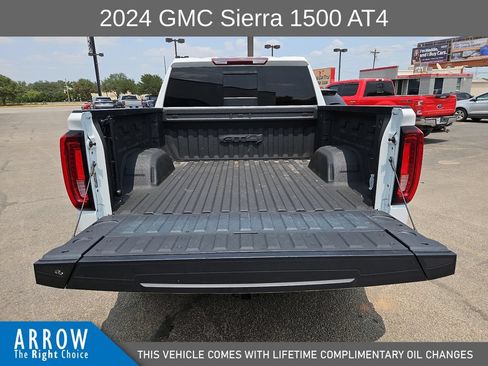Used 2024 GMC Sierra 1500 AT4 w/ AT4 Preferred Package AWD/4WD image 18